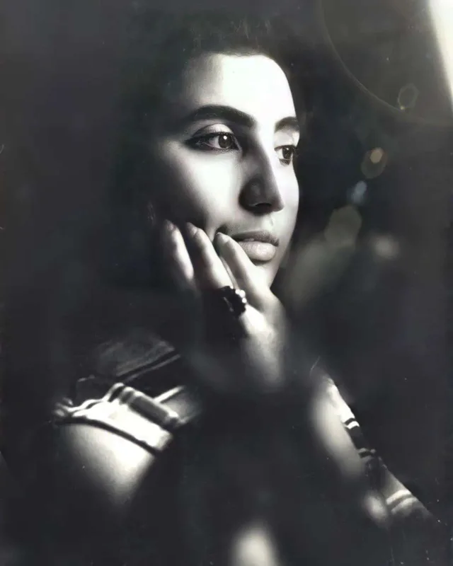 Bir axşam taksidən düşüb payıza...