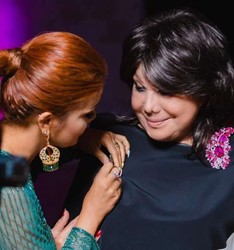 Bir axşam taksidən düşüb payıza...