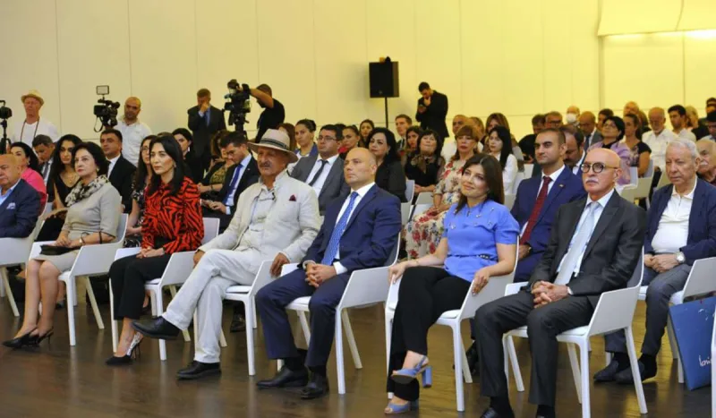 Reza Deqatinin 70 illiyi qeyd edildi