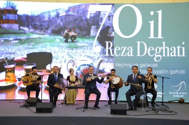 Reza Deqatinin 70 illiyi qeyd edildi