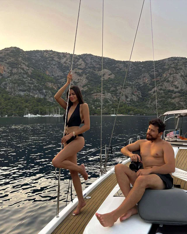 Blogerlərimizin çimərlik dəbi...