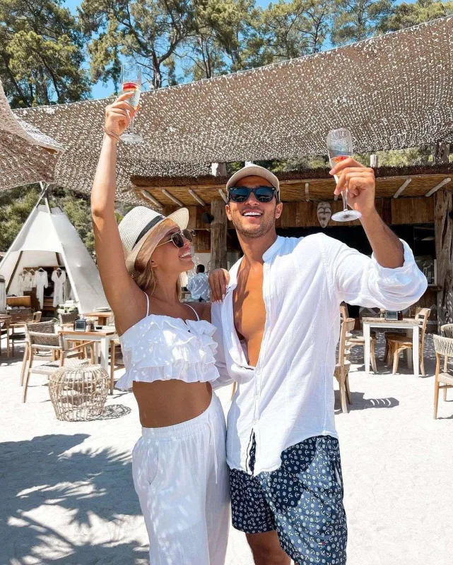 Blogerlərimizin çimərlik dəbi...