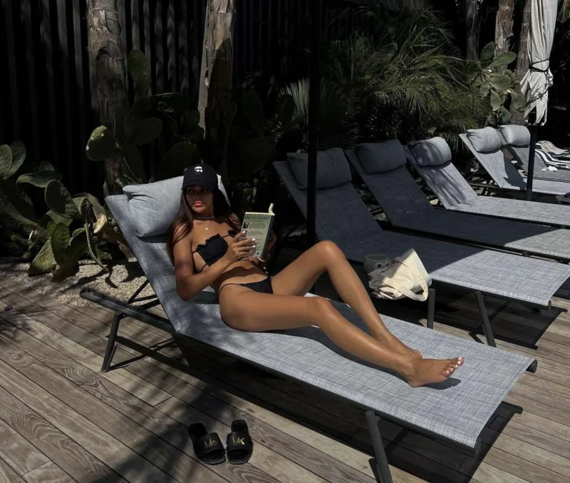 Blogerlərimizin çimərlik dəbi...