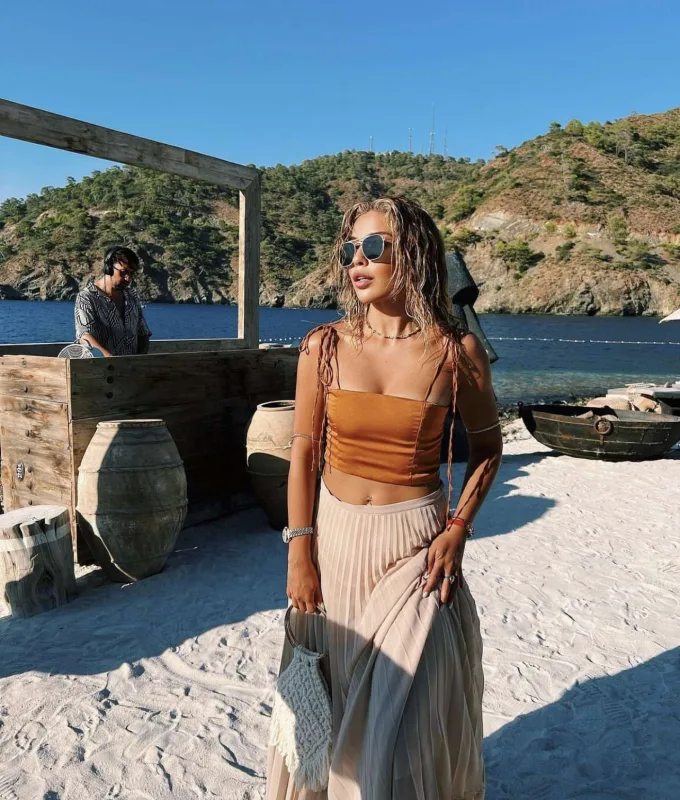 Blogerlərimizin çimərlik dəbi...