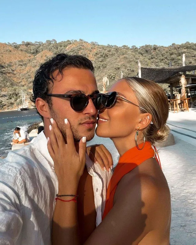 Blogerlərimizin çimərlik dəbi...