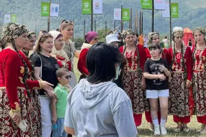 Nazirlik jurnalistlərdən üzr istədi