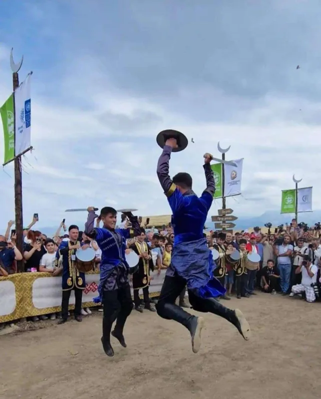 Nazirlik jurnalistlərdən üzr istədi