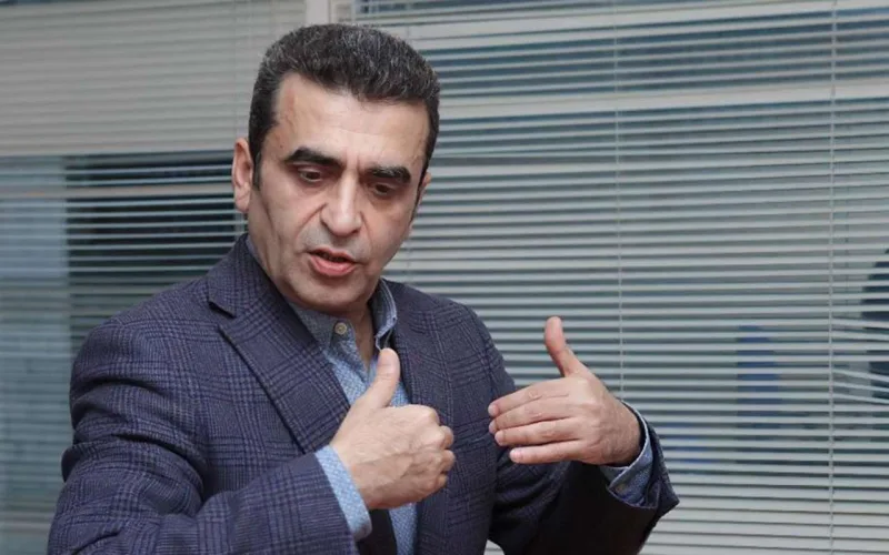 “Televiziyaya “düşük”lüyü gətirən” - Qalmaqal