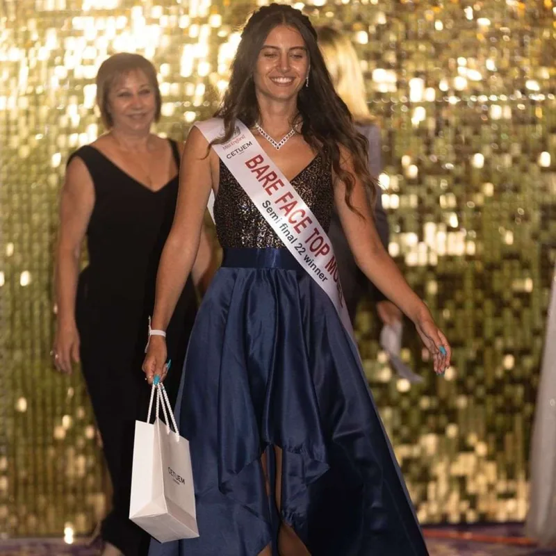 İngiltərəyə səs salan azərbaycanlı qız