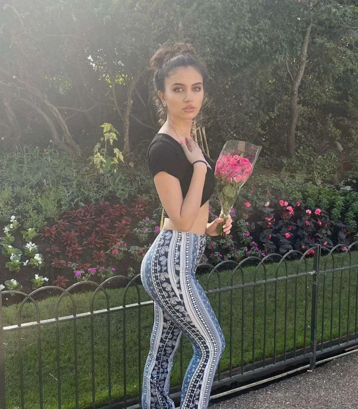 İngiltərəyə səs salan azərbaycanlı qız