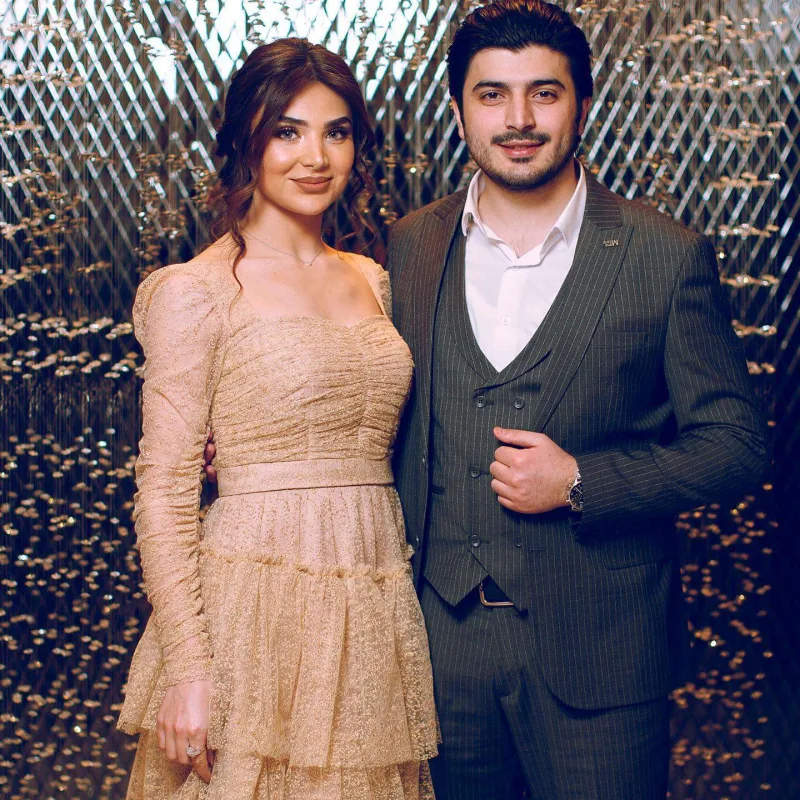 Bir-birini izləmədən çıxardılar