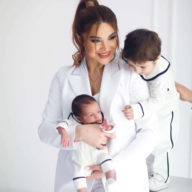 Bir-birini izləmədən çıxardılar