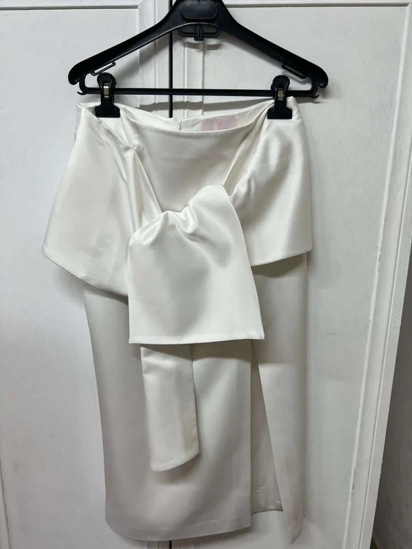 Təmizləmə şirkətindən şikayət: “Ağ yuyub, qara sərdilər”