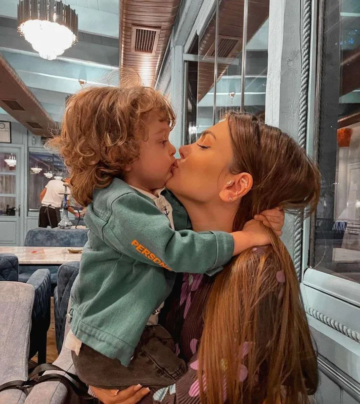 “Uşaqlarıma ev düşməsin deyə, iyrəncliyə əl atılıb”