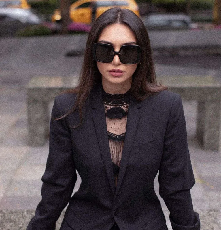 “Bu evdə travmalarımla üzləşdim”