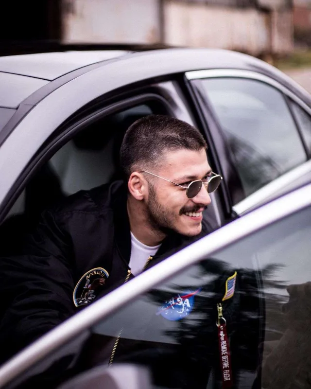 İntim videoları ilə şantaj olundu