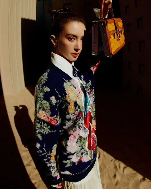 “Louis” qumlar diyarında...