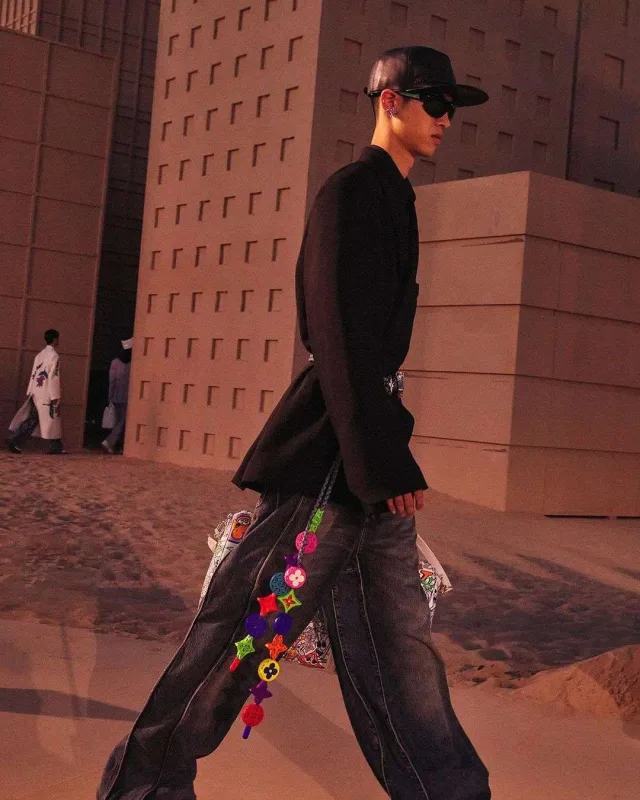 “Louis” qumlar diyarında...