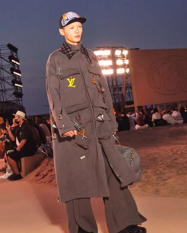 “Louis” qumlar diyarında...