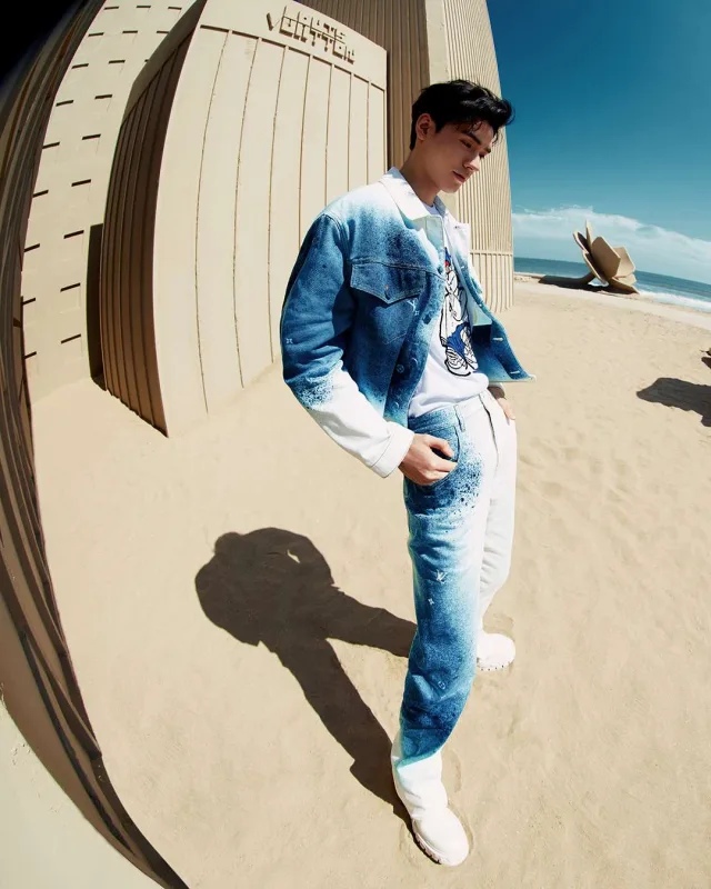 “Louis” qumlar diyarında...