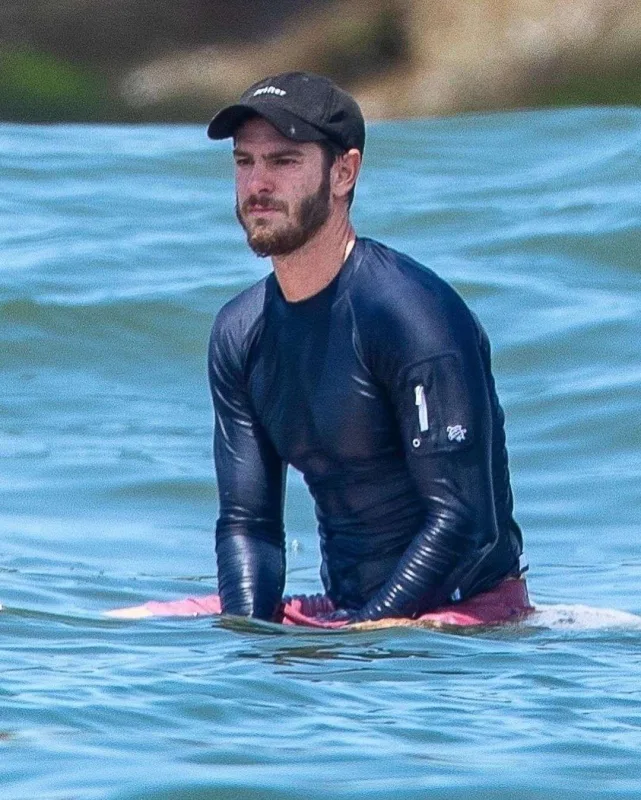 Biri idmanda, biri dənizdə...