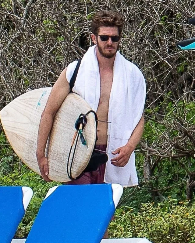 Biri idmanda, biri dənizdə...