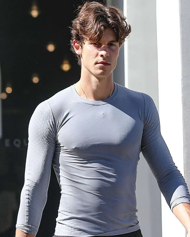 Biri idmanda, biri dənizdə...