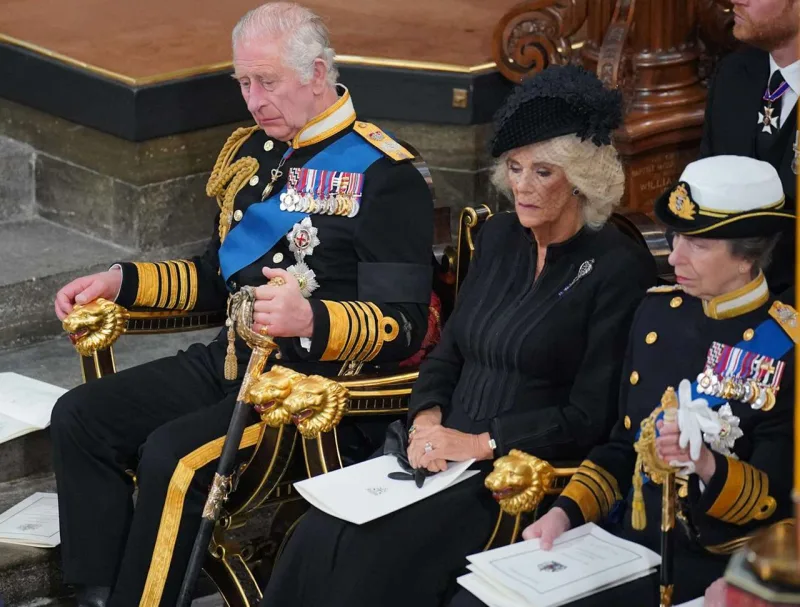 Krallıqda titullar dəyişdi - Keyt 25 il sonra...