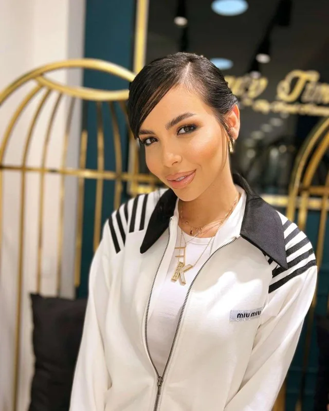 Nagehanın adıyla, Emrelinin vəsiqəsi ilə dələduzluq!