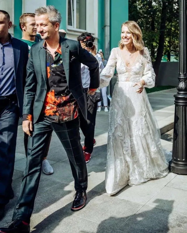 Sobçak əri ilə Rusiyadan qaçıb?