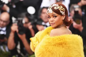 Rihanna  “Super Bowl”da səhnəyə çıxacaq!