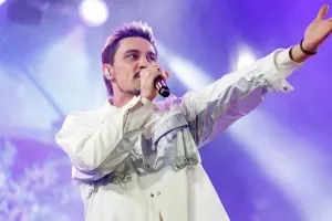 Səfərbərliyə görə konsertini ləğv etmədi