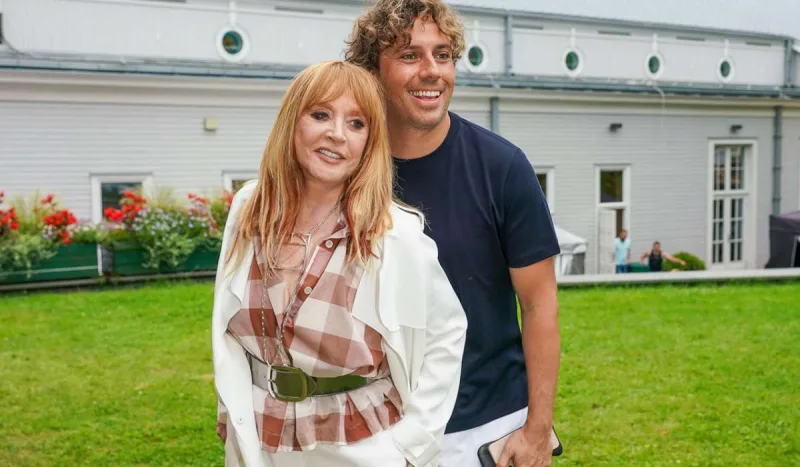 Alla Puqaçova ailəsi ilə Rusiyadan getdi