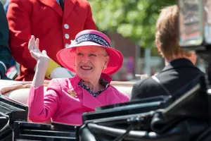 Kral ailəsində qalmaqal - Şahzadə olmayacaqlar