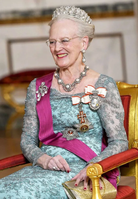 Kral ailəsində qalmaqal - Şahzadə olmayacaqlar