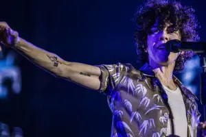 Azərbaycanlı fanatını səhnəyə çıxardı - Video