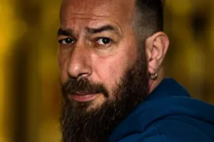 “Bu ölkədə sənətkar olmaq üçün mütləq ölmək lazımdır”