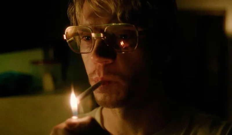 Dahmerin eynəyi 150 minə satılır