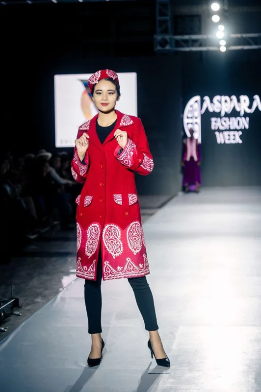 Gülnarə Xəlilovanın libasları Qazaxıstan dəb həftəsində