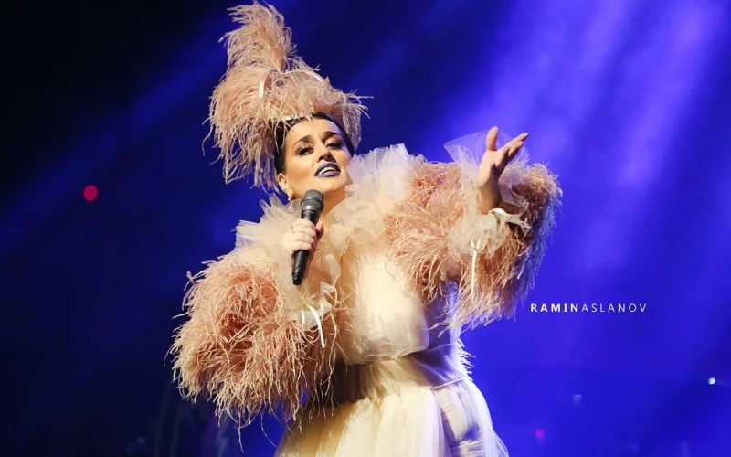 “Küçə söhbətlərini səhnəyə gətirdilər”