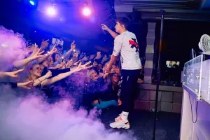 Ramilin konsertində qız fanatı öldü - Video