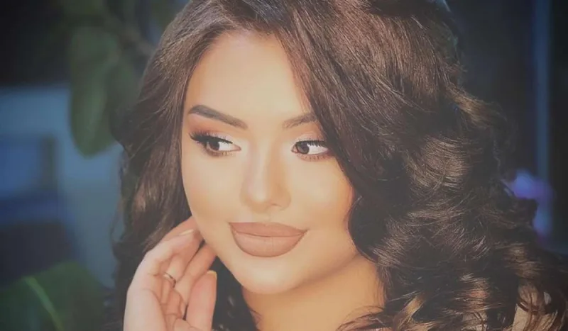 Mina boşanmasından danışdı