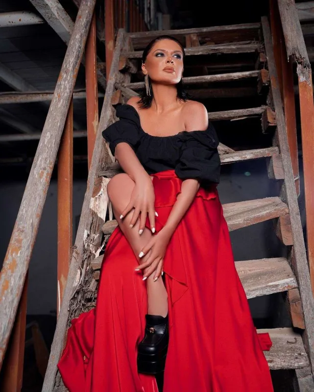 Natavan sözündən dönmür!