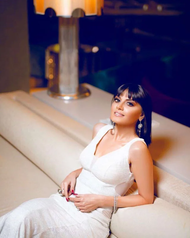 Natavan sözündən dönmür!