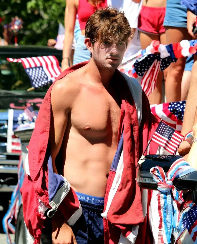 Teylorun keçmiş sevgilisi Rusiyaya qarşı savaşır