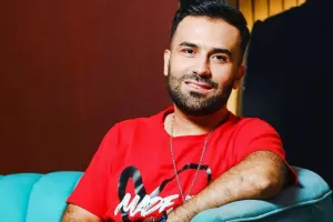 “Hansısa it hürüşünə görə karvanınızı saxlamayın”