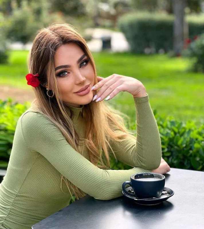 “Ailə sirlərinizi kiminlə bölüşdüyünüzə diqqət edin”