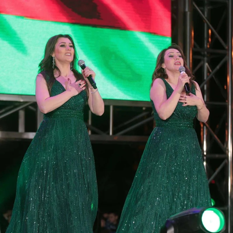 Həm sənətdə, həm ailədə... - Müğənni bacılar