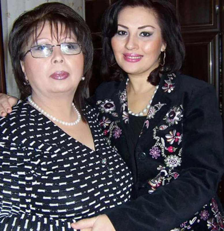 Həm sənətdə, həm ailədə... - Müğənni bacılar