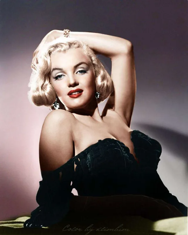 Merilinin “Hollivud” pəhrizinə nələr daxildir?